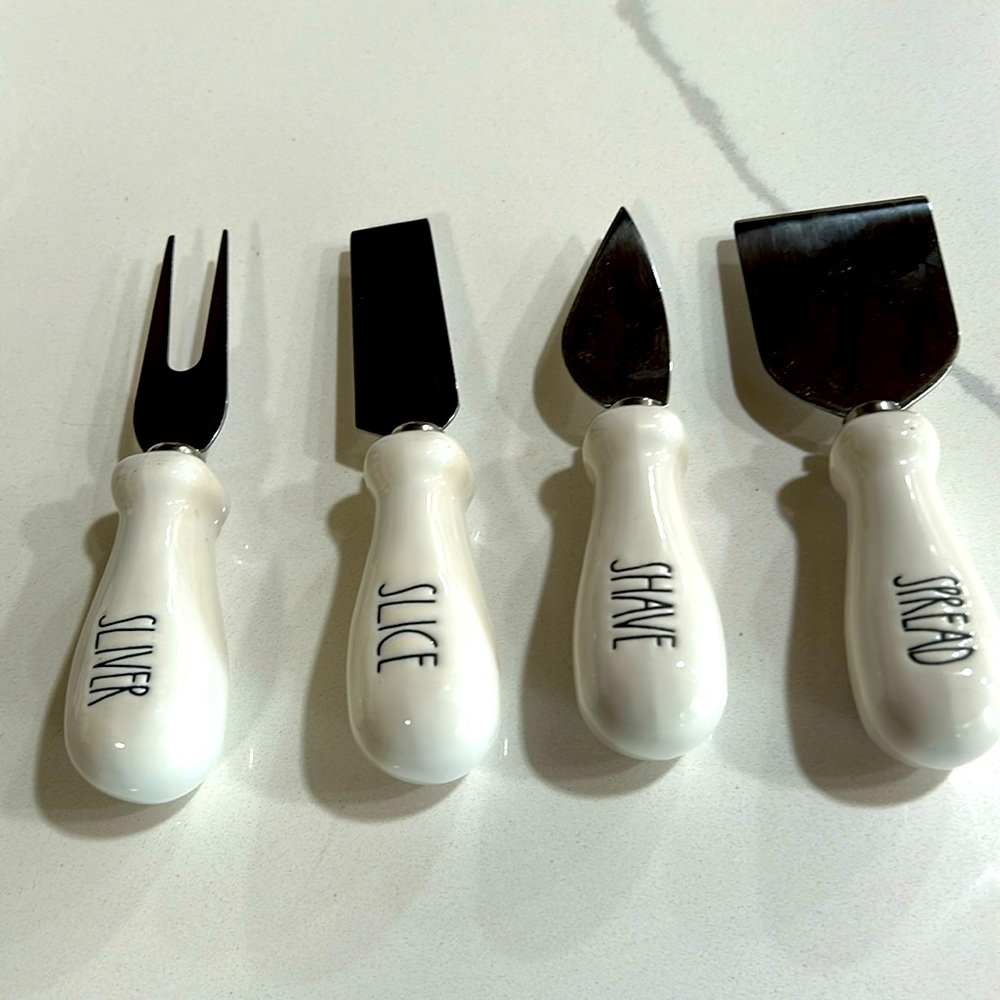 Rae Dunn cheese spreaders